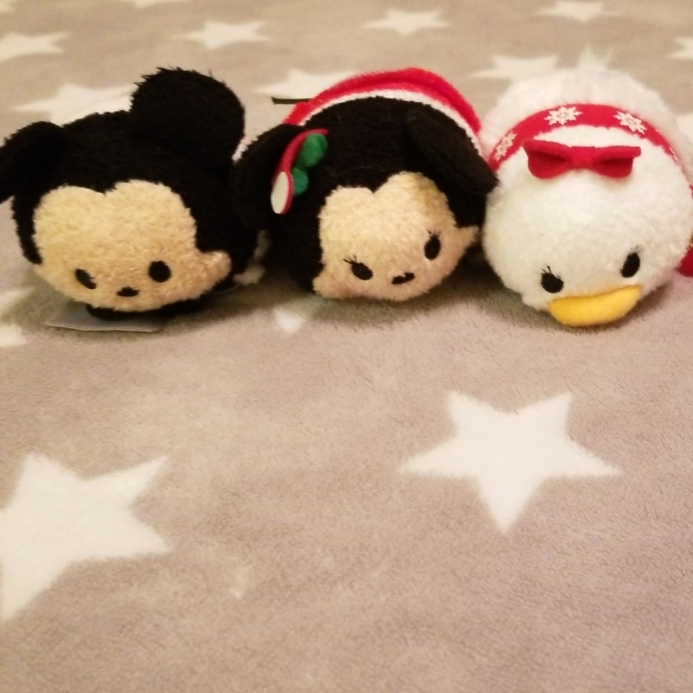 Disney Tsum Tsum Plush Mickey Minnie Daisy XMAS - Picture 2 of 5